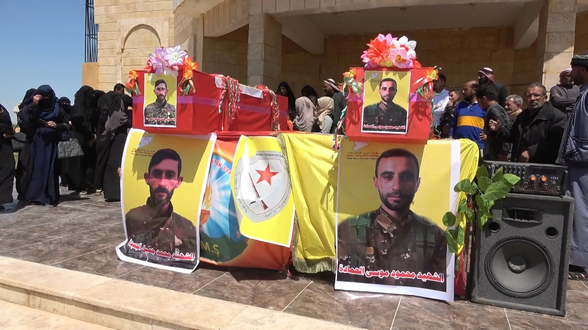 تشييع جثماني شهيدين إلى مثواهما الأخير في مزار الشهيد خضر ببلدة أبو خشب