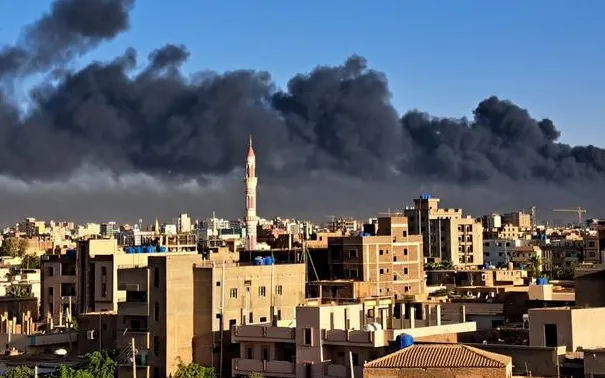 السلطات العراقية تجلي عراقيين وسوريين من السودان