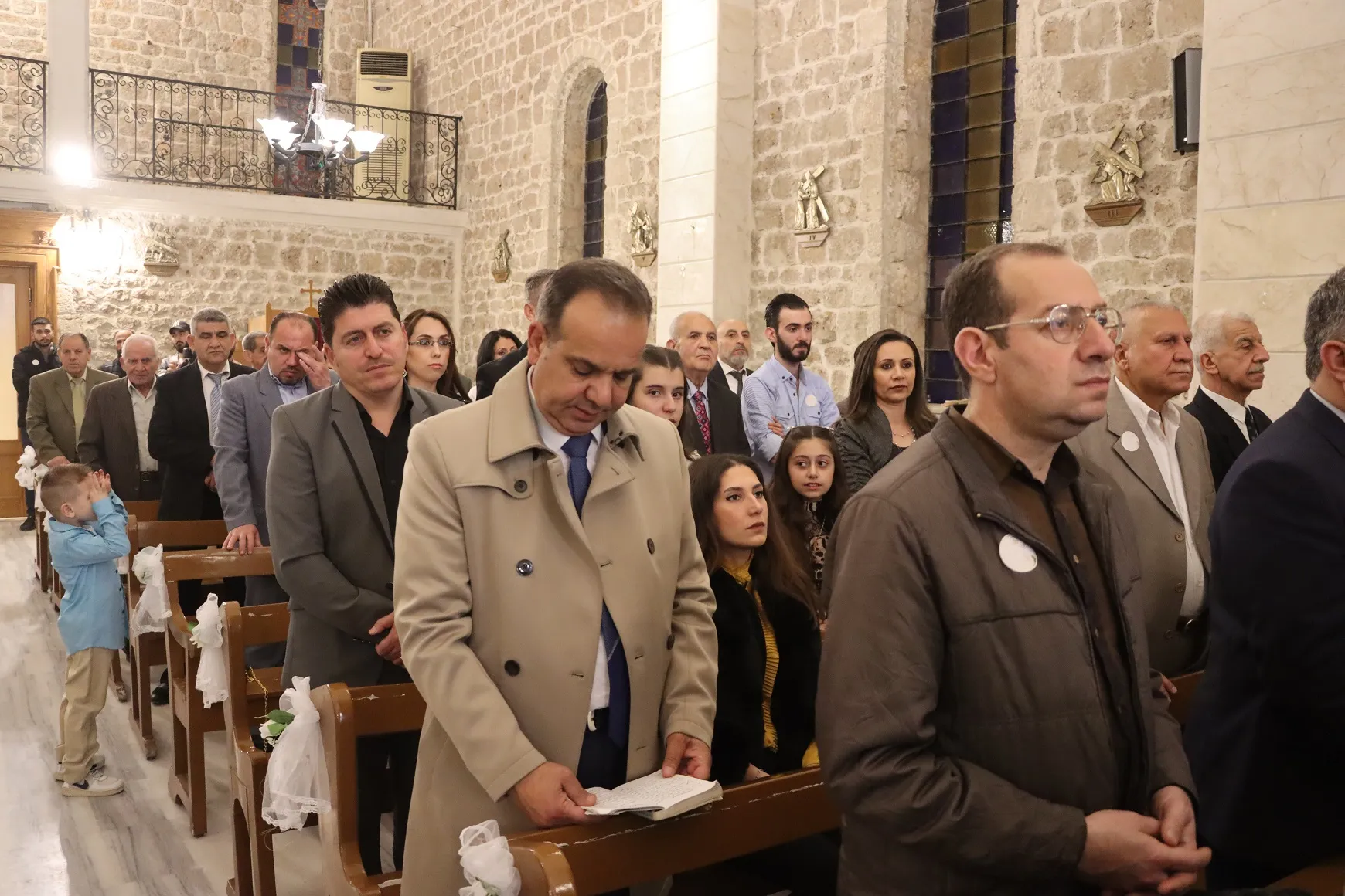 مسيحيو قامشلو يقيمون قداس عيد القيامة