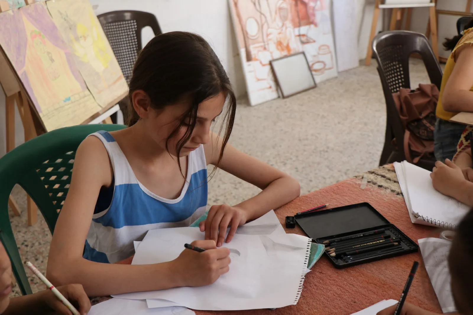 "الرسم وسيلتنا في التعبير عن شوقنا لمدينتنا عفرين"