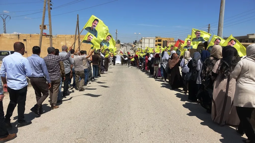 ​​​​​​​شبيبة عين عيسى يؤكدون على تصعيد النضال حتى تحرير القائد جسدياً