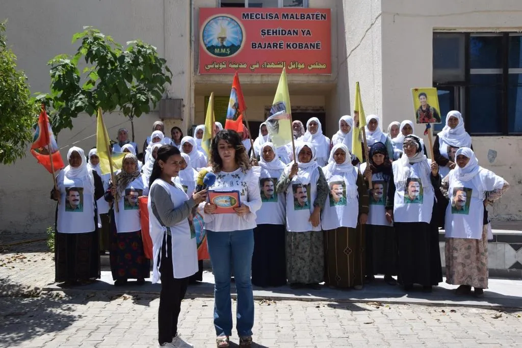 أمهات السلام في إقليم الفرات يعبّرن عن تضامنهن مع حزب الخضر اليساري