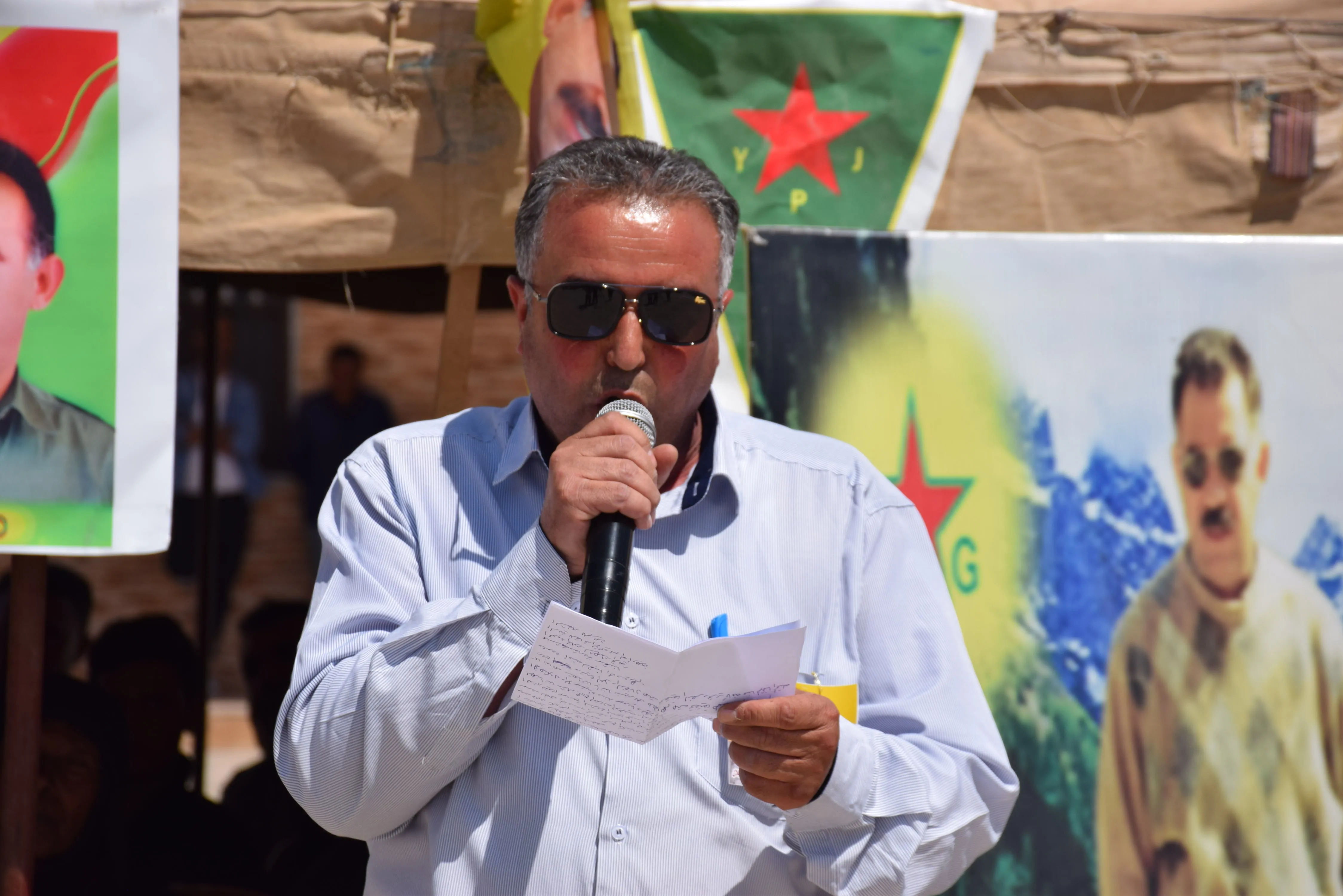 ​​​​​​​أهالي مقاطعة قامشلو يقدمون واجب العزاء لذوي ثلاث شهداء