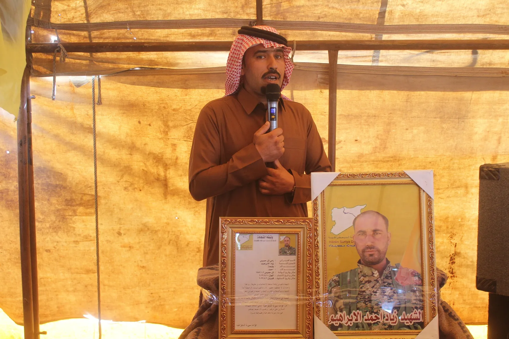 ​​​​​​​أهالي مقاطعة قامشلو يقدمون واجب العزاء لذوي ثلاث شهداء