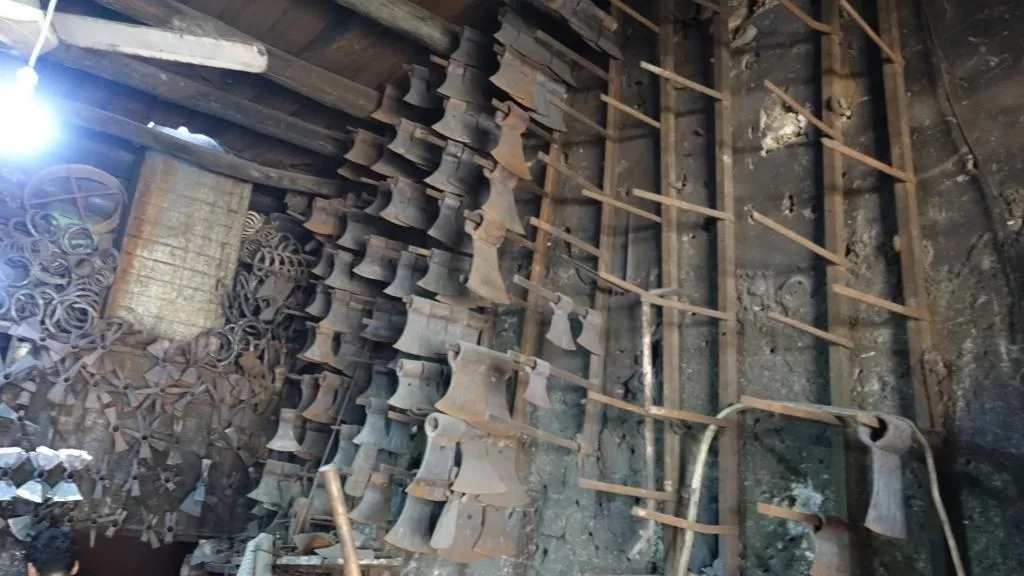 ​​​​​​​الحدادة العربية القديمة المتوارثة عن الأسلاف صامدة بسواعد الأبناء