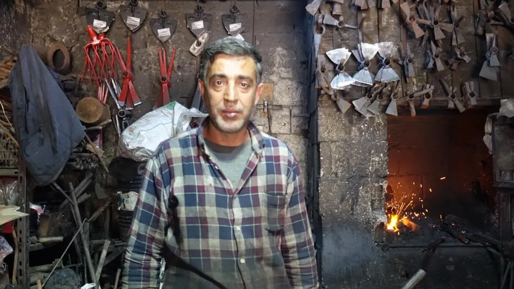 ​​​​​​​الحدادة العربية القديمة المتوارثة عن الأسلاف صامدة بسواعد الأبناء