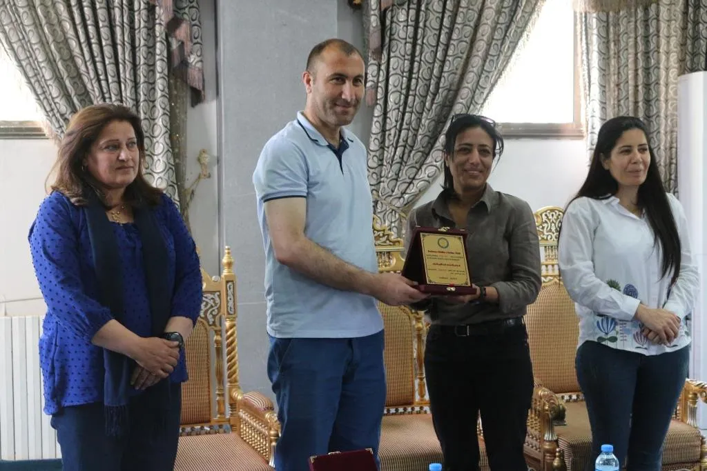 ​​​​​​​تكريم الفنانين المشاركين في ملتقى روج آفا للفن التشكيلي بدورته الرابعة
