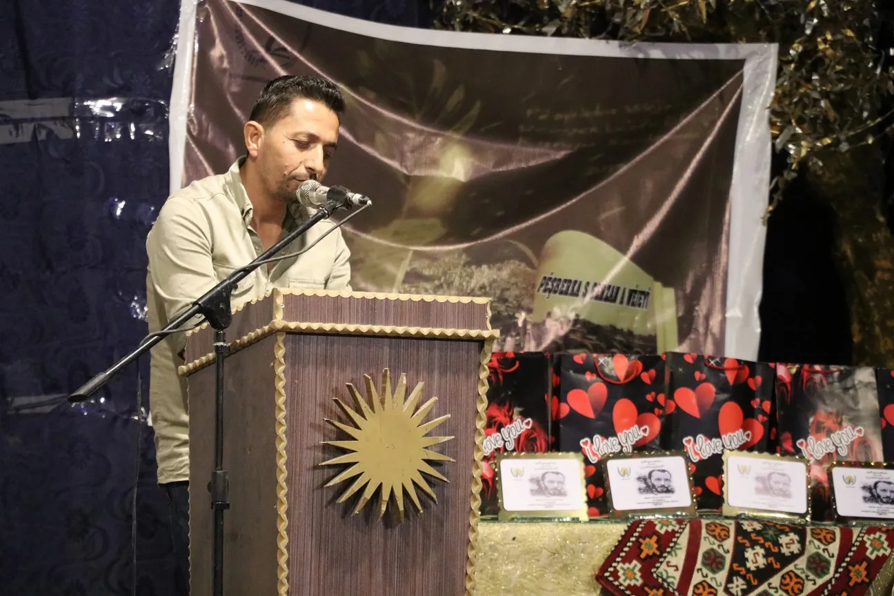 توزيع الجوائز على الفائزين في مسابقة الشهيد كرزان الأدبية