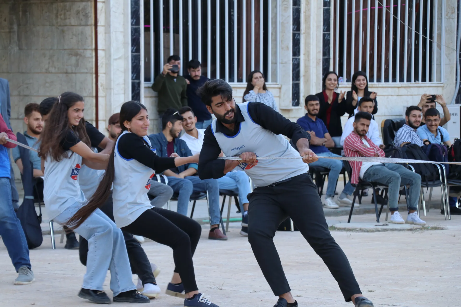 انطلاق مهرجان الربيع الأول لطلاب جامعة روج آفا