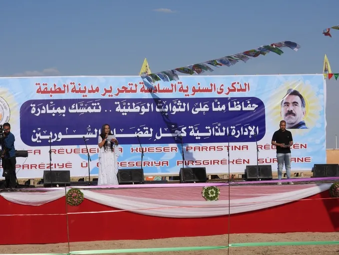 أهالي الطبقة يحتفلون بالذكرى السادسة لتحرير مدينتهم من الإرهاب