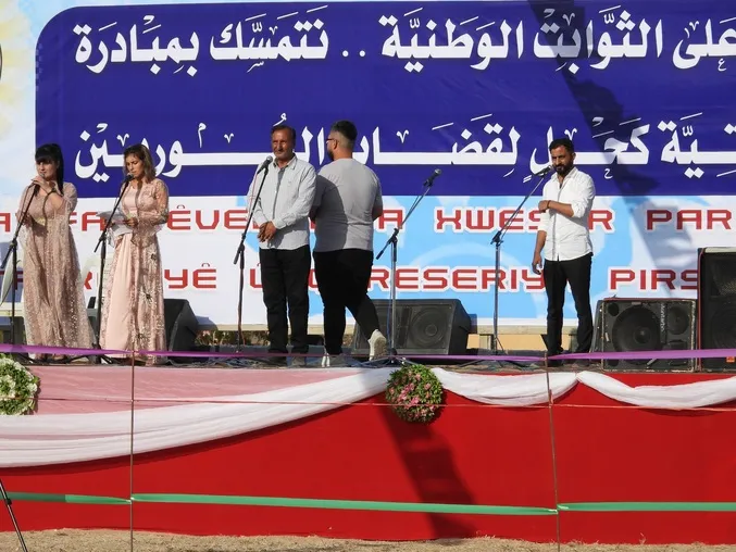 أهالي الطبقة يحتفلون بالذكرى السادسة لتحرير مدينتهم من الإرهاب