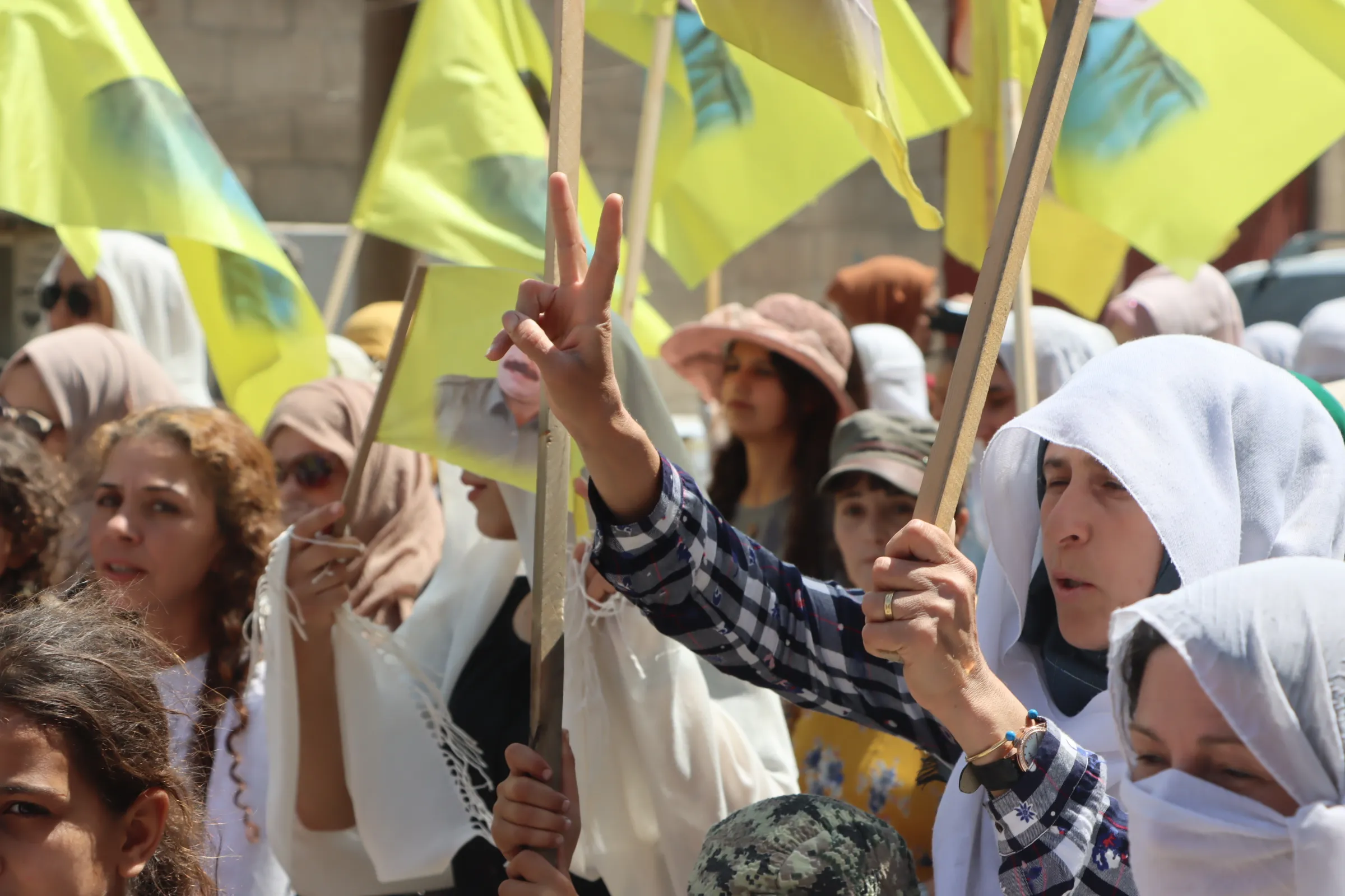 ​​​​​​​خلال مظاهرتين: لن نتراجع عن النضال حتى تحقيق النصر والحرية الجسدية للقائد