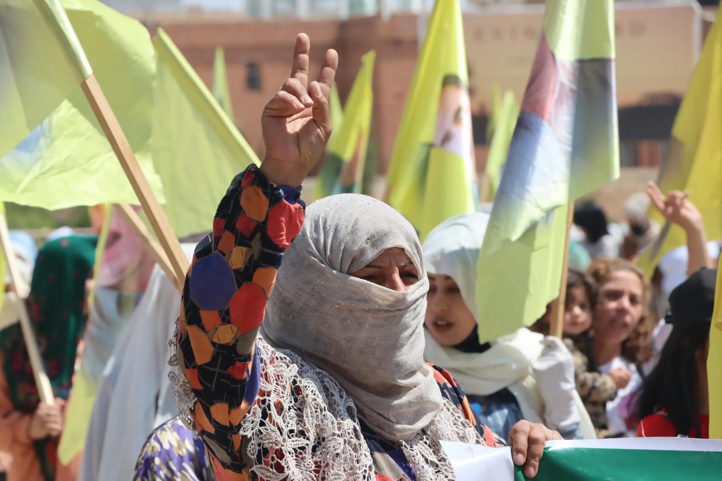 ​​​​​​​خلال مظاهرتين: لن نتراجع عن النضال حتى تحقيق النصر والحرية الجسدية للقائد