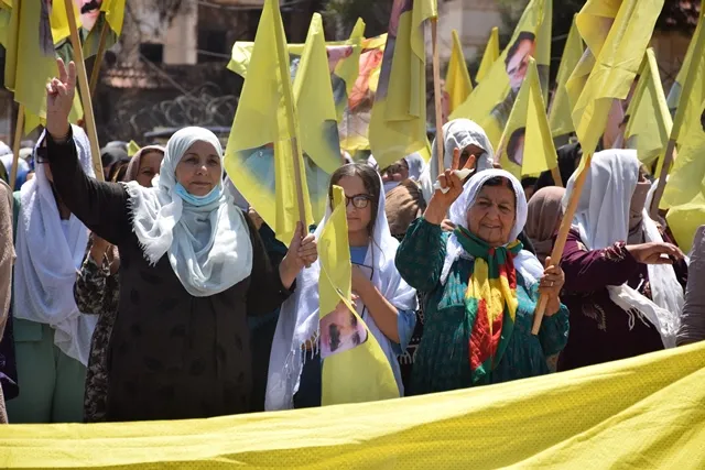 خلال مظاهرة تأكيدات على تصعيد النضال حتى تحقيق حرية القائد الجسدية