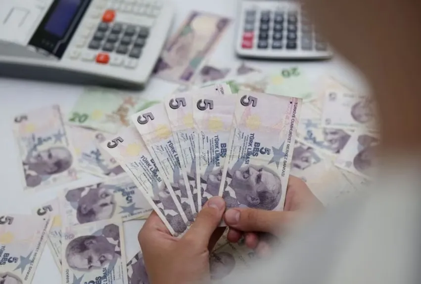 ​​​​​​​الليرة التركية تواصل السقوط