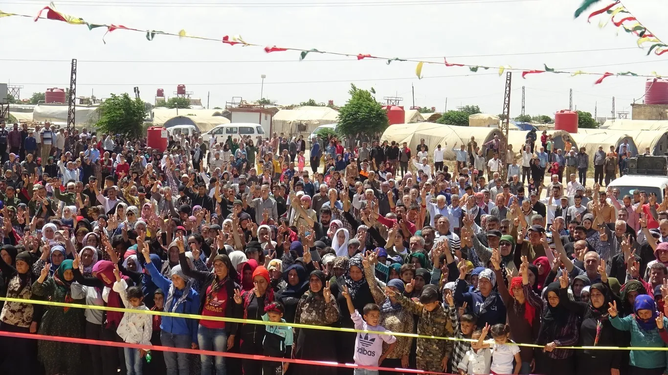 ​​​​​​​مراسم عزاء 3 شهداء في الشهباء