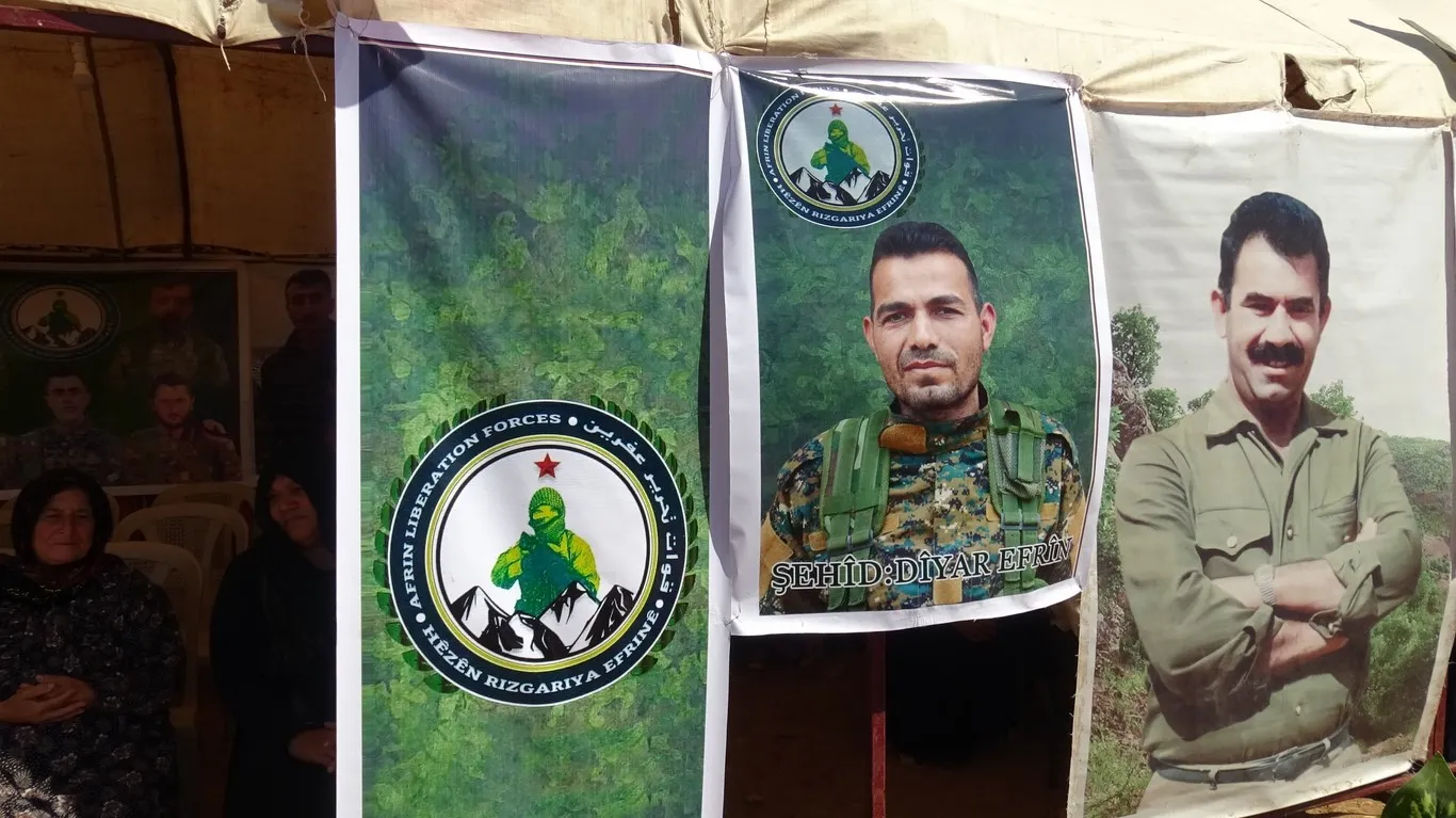 ​​​​​​​المئات يقدمون واجب العزاء لذوي الشهيد ديار عفرين
