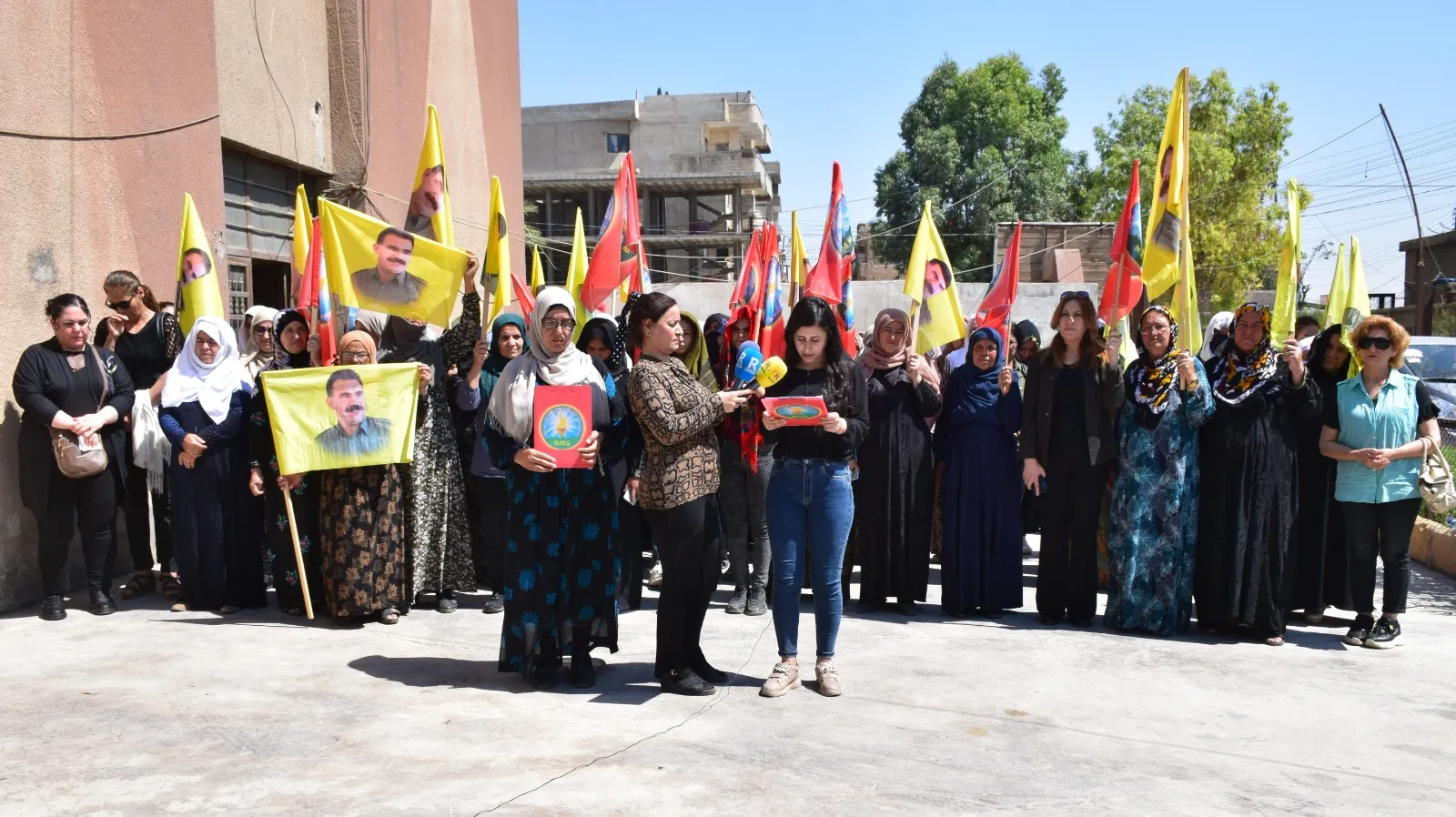 ​​​​​​​إدانة وعهد بمواصلة مسيرة شهداء المجزرة