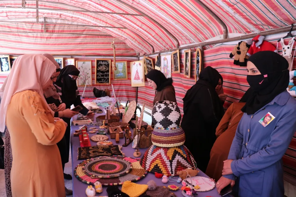 ​​​​​​​افتتاح المعرض المهني الأول للأشغال اليدوية والفنون النسوية في منبج