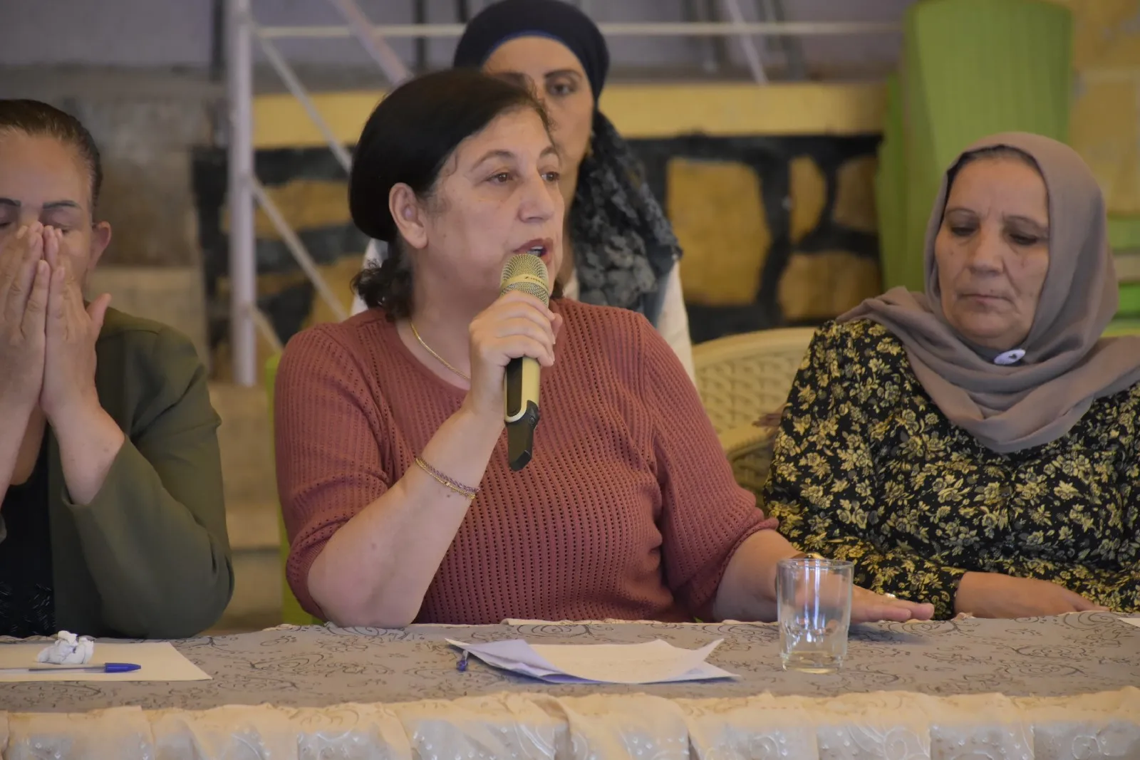 ​​​​​​​ندوة حوارية تبحث قضية المرأة وآلية الحل