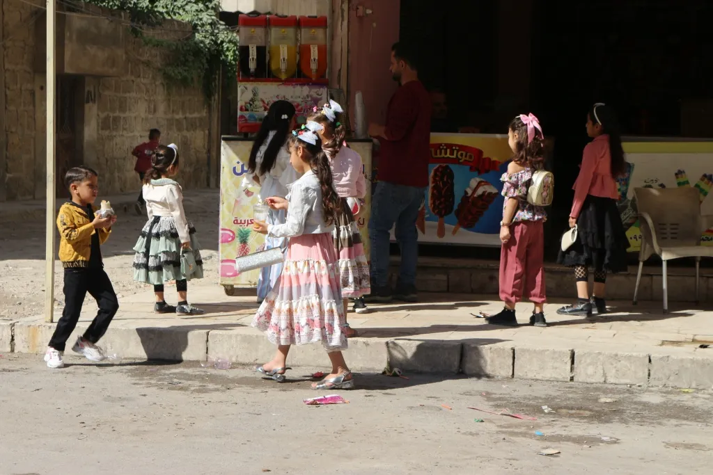 في ثاني أيام عيد الأضحى أجواء مبهجة في الطبقة ومنبج