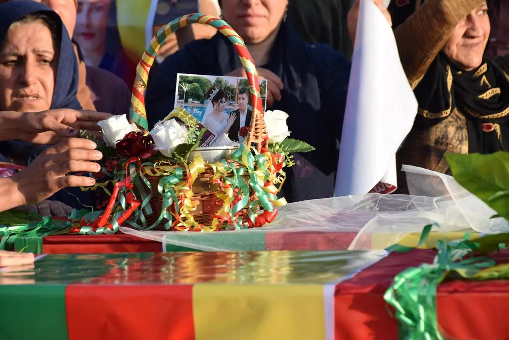 تشييع جثماني محمد كابار وزوزان إلى مثواهما الأخير
