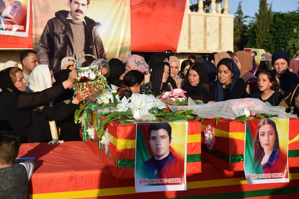 تشييع جثماني محمد كابار وزوزان إلى مثواهما الأخير