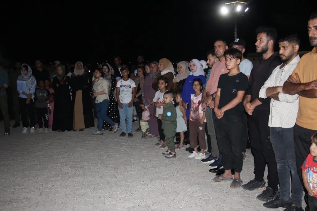 عشية عيد الأضحى إشعال الشموع على أضرحة الشهداء