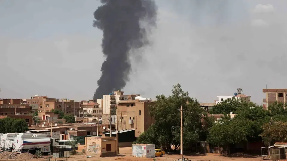 تصاعد الاشتباكات خلف ضحايا ونزوج أكثر من 5 آلاف أسرة في السودان