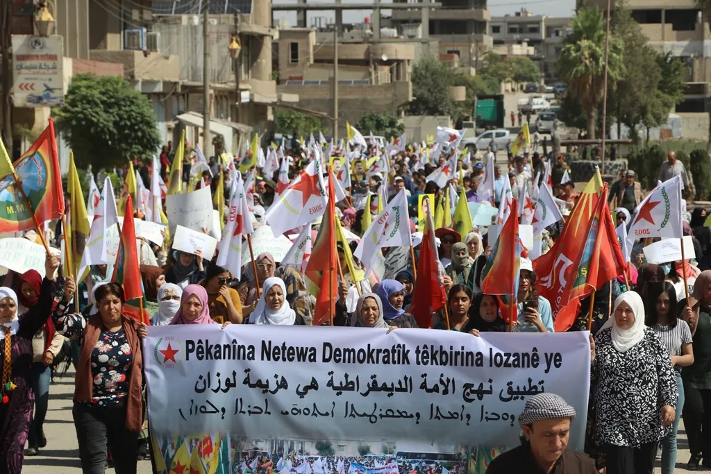 خلال مظاهرتين حاشدتين: حان الوقت لكتابة لوزان نصر الكرد