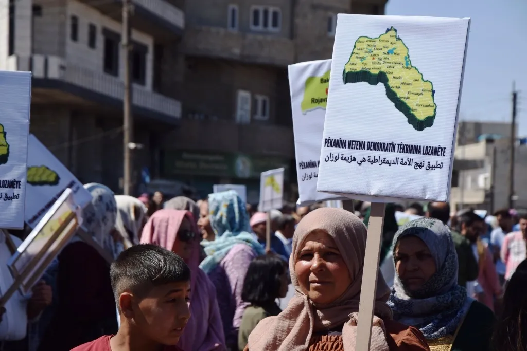 خلال مظاهرتين حاشدتين: حان الوقت لكتابة لوزان نصر الكرد