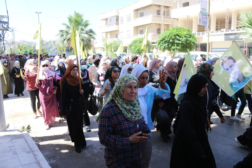 ​​​​​​​المئات في منبج: بروح مقاومة القائد سنصعّد نضالنا حتى نحقق حريته الجسدية