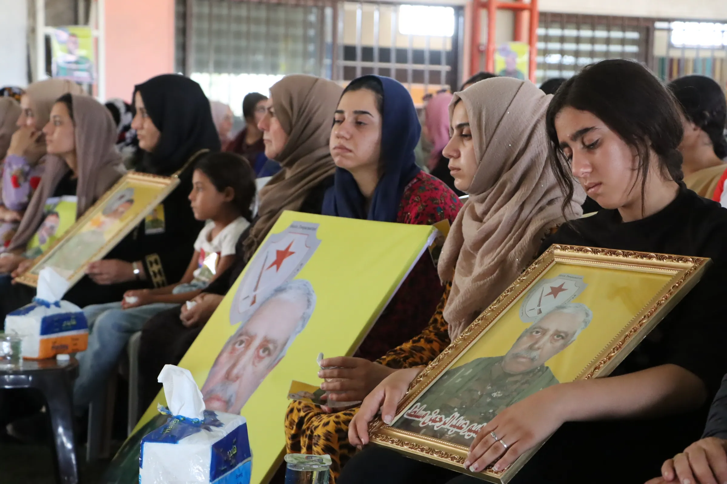 ​​​​​​​تقديم واجب العزاء لذوي شهداء القصف التركي