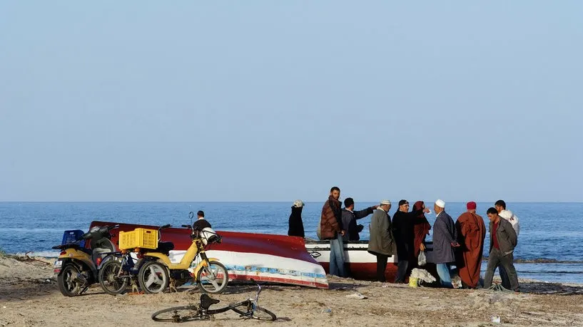 غرق شخص وفُقد أثر 10 آخرين أثناء محاولة الهجرة إلى إيطاليا