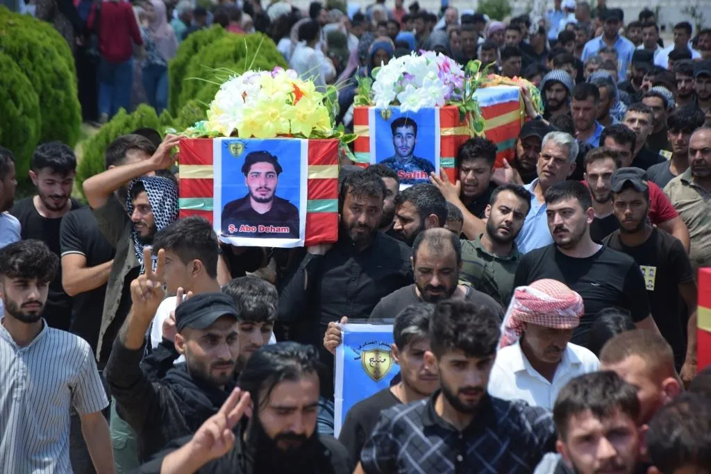 ​​​​​​​مراسم مهيبة لشهيد من الكريلا و3 شهداء من مجلس منبج العسكري