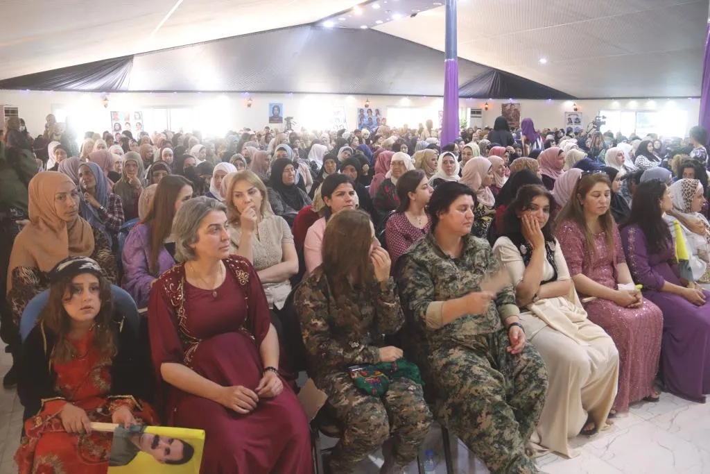 ​​​​​​​مشاركات في مؤتمر نساء زنوبيا: بفلسفة المرأة، الحياة، الحرية سنناضل لبناء سوريا ديمقراطية