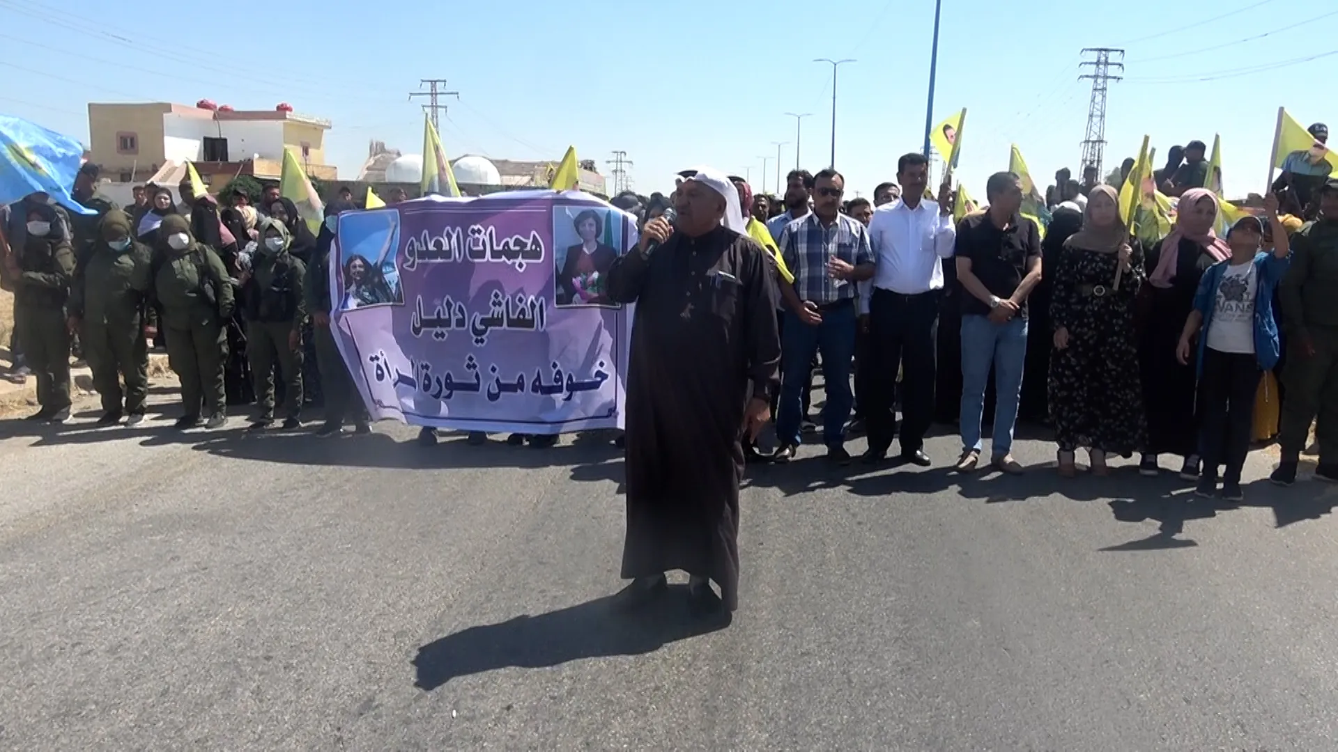 ​​​​​​​أهالي دير الزور يدعون إلى محاسبة الاحتلال على انتهاكاته بحق القائد عبد الله أوجلان