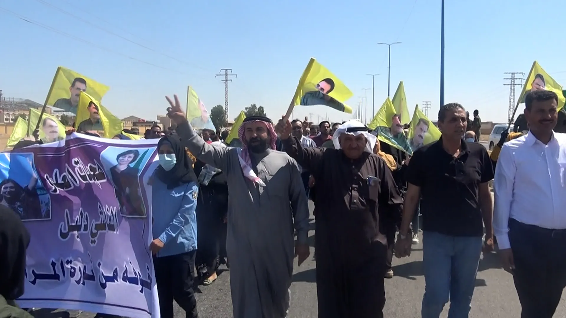 ​​​​​​​أهالي دير الزور يدعون إلى محاسبة الاحتلال على انتهاكاته بحق القائد عبد الله أوجلان