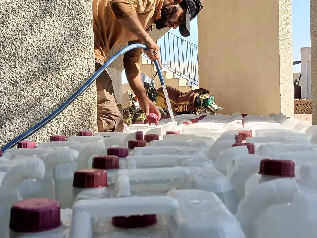 قافلة صهاريج مياه مقدمة من أهالي دير الزور تتجه نحو الحسكة