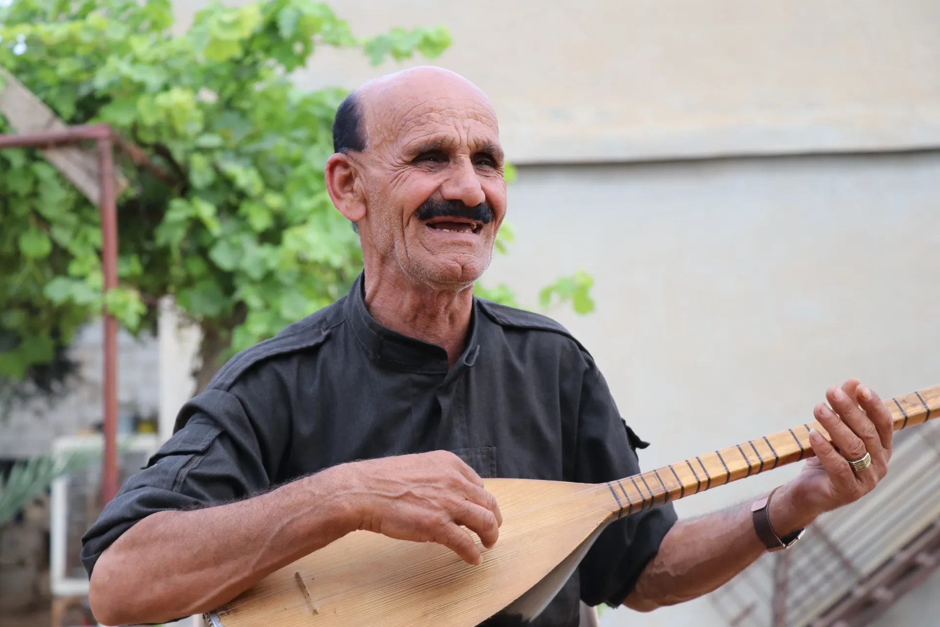 ​​​​​​​المغنّي أبو فاضل.. صوتٌ من الماضي