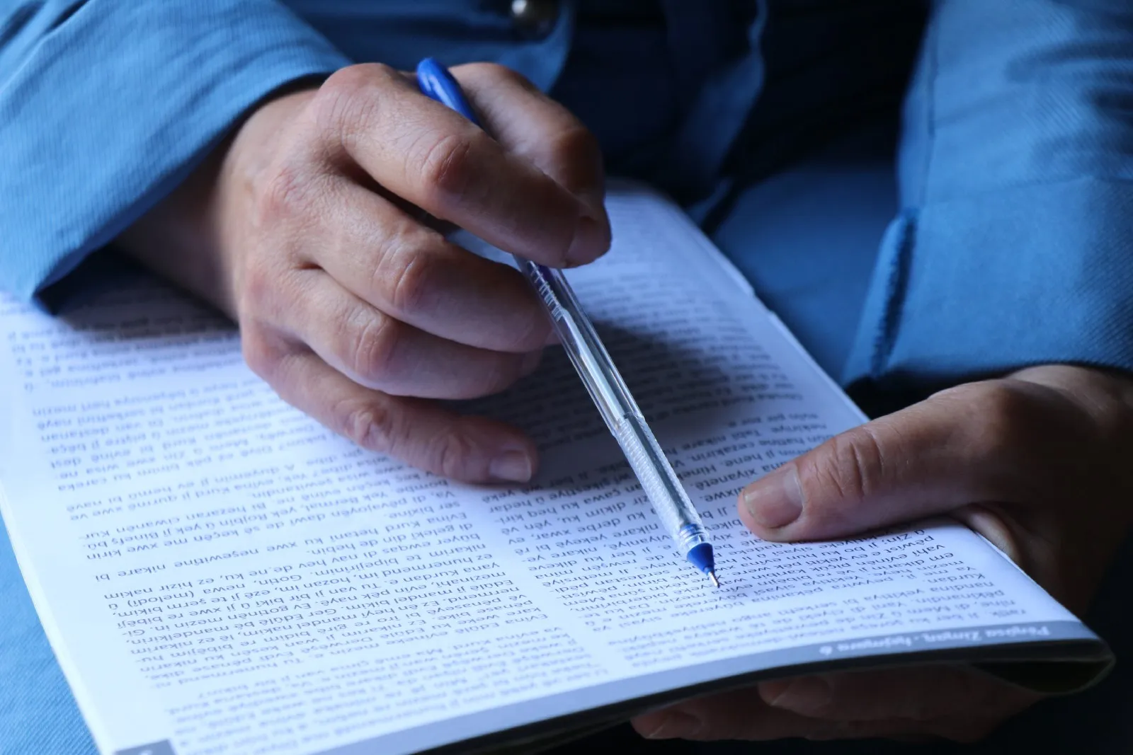العمر رقم أمام إرادتهنّ في تعلّم لغة الأم