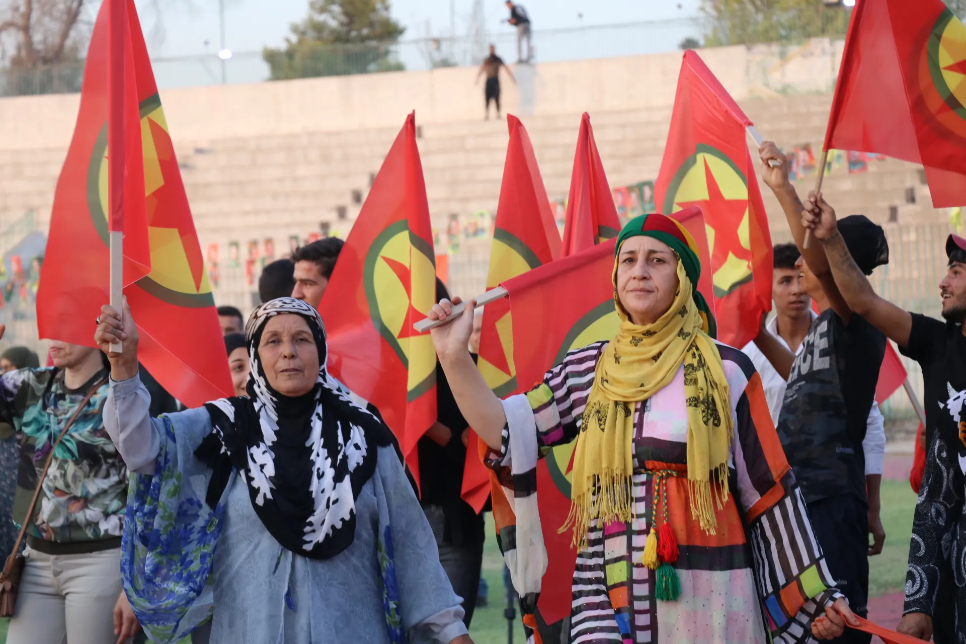 بالصور والفيديو.. احتفاليات عيد الانبعاث الوطني في شمال وشرق سوريا  