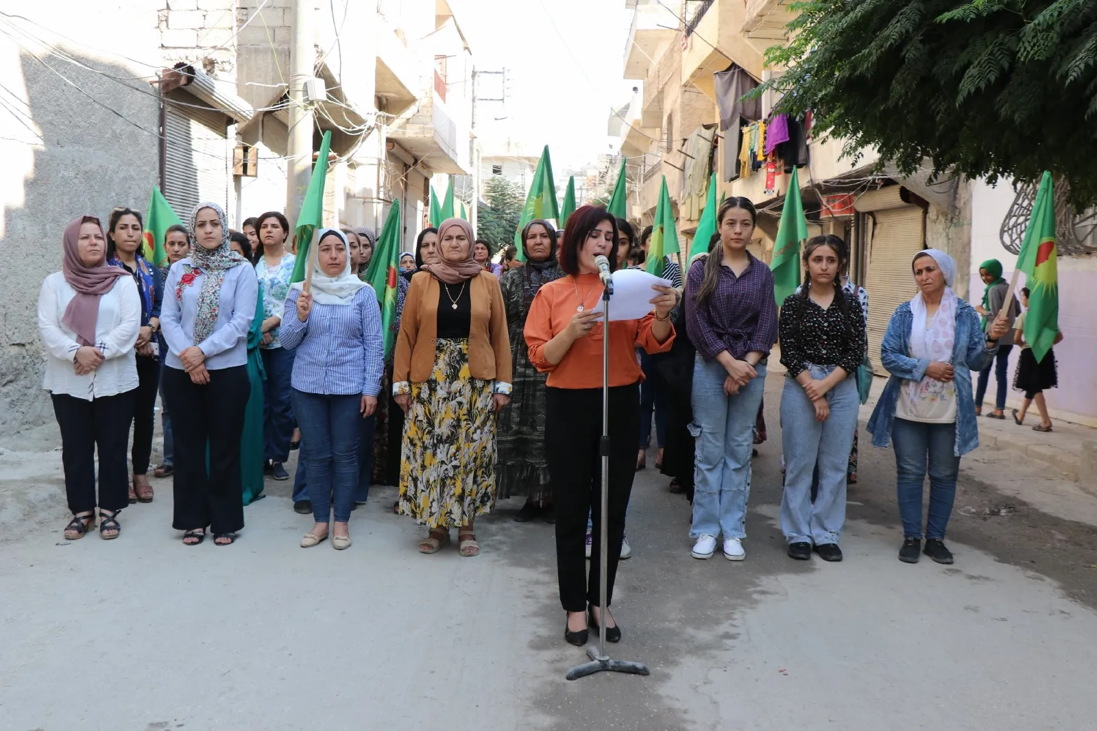​​​​​​​احتجاج للنساء في حلب تنديداً باستهداف طاقم فضائية JIN TV