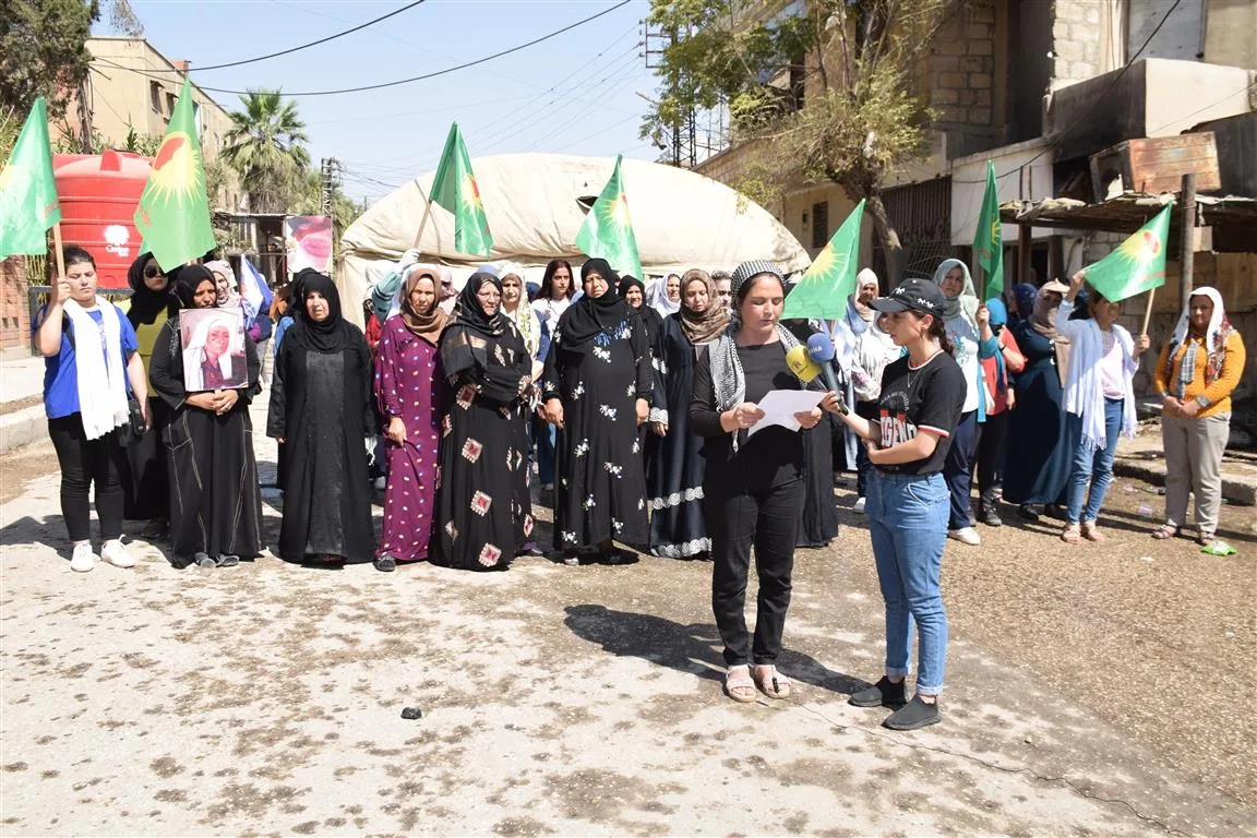 وقفة احتجاجية تنديداً بجريمة قتل هبة خلف