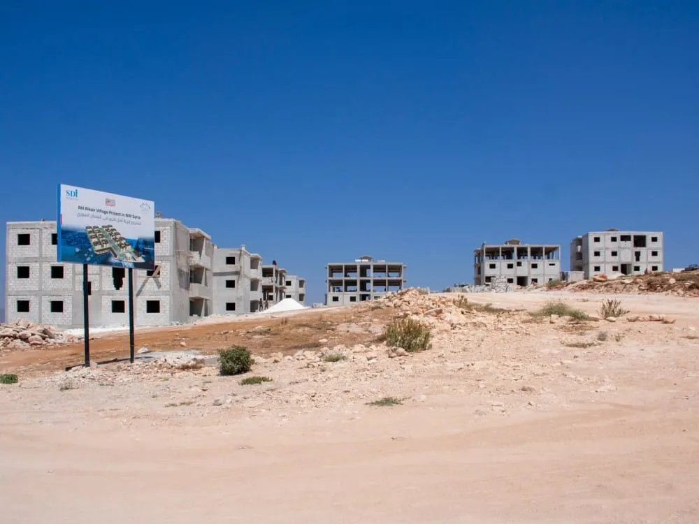 الاحتلال التركي يبني مستوطنة جديدة في عفرين المحتلة