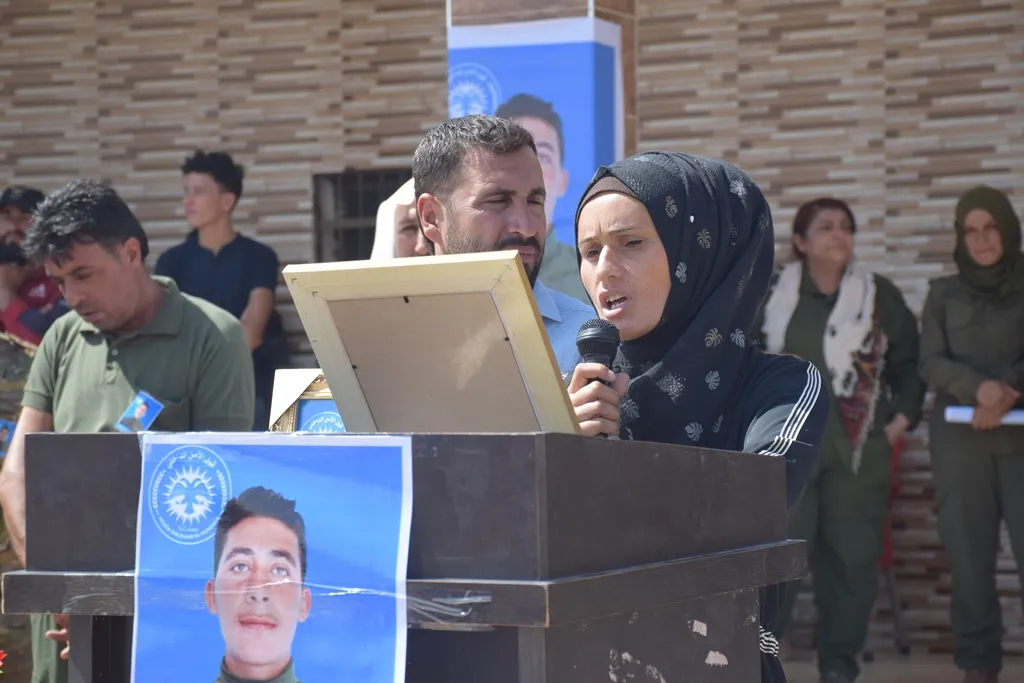 جثمان شهيد قوى الأمن الداخلي سوادي يوارى الثرى
