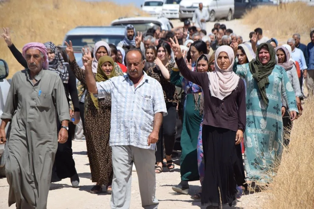 تقديم واجب العزاء لذوي الشهيدة روناهي قاري