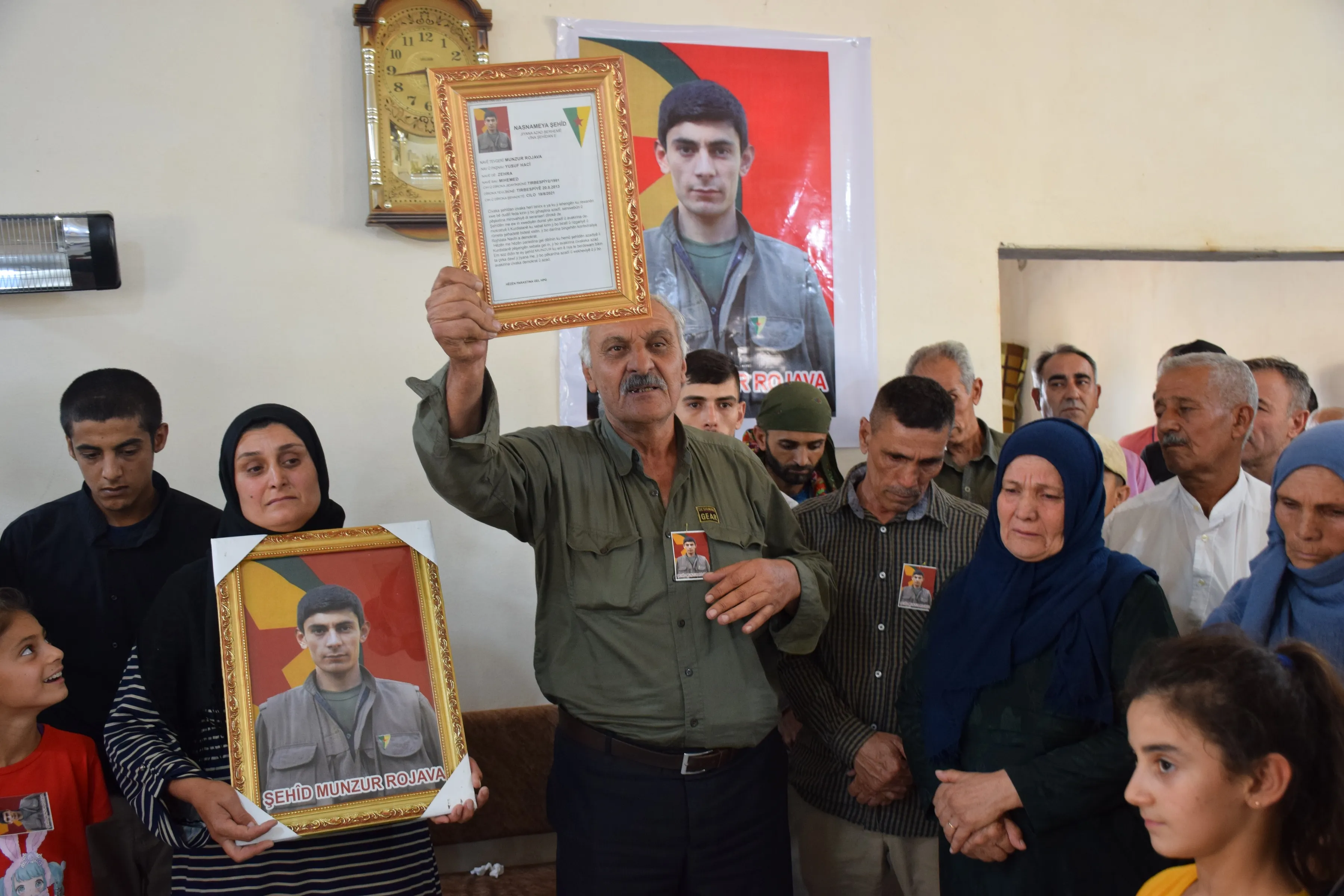 مراسم غيابية لمقاتل HPG منذر روج آفا