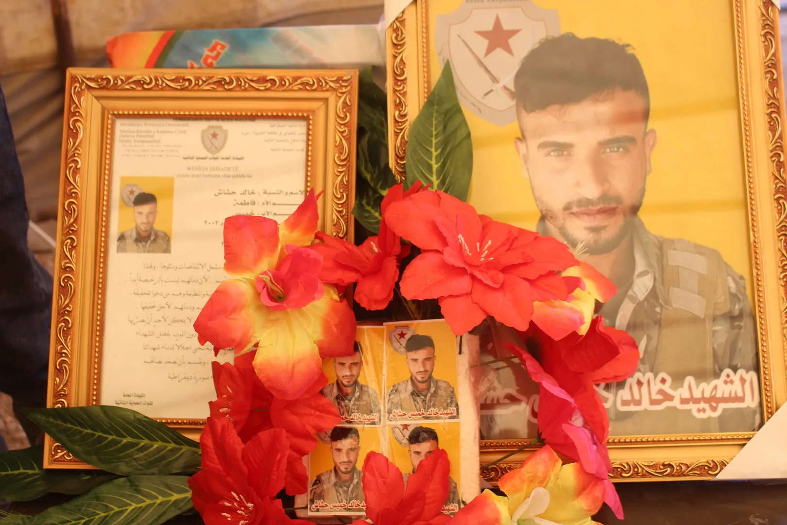 ​​​​​​​تقديم واجب العزاء لذوي شهيد قوات الدفاع الذاتي خالد خميس