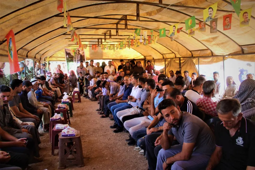 أهالي تل تمر يقدّمون واجب العزاء لذوي عضو قوى الأمن الداخلي عبد الوكيل مصطو